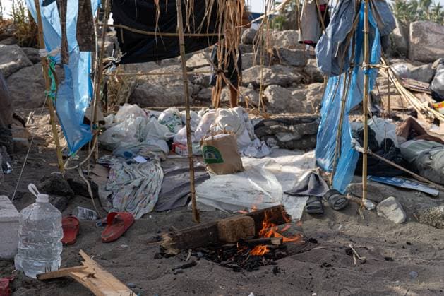 Migrants live in makeshift settlement on Ceuta beach CEUTA, SPAIN, AUGUST 20, 2026: Hundreds of migrants live in a makeshift settlement at Trampolin Beach in Ceuta, using shelters built from reeds, plastic and other discarded materials. Ceuta Spain Copyright: x xClaudioxPalmax xJNAxPressx