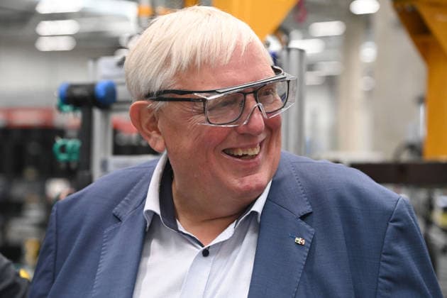 Karl-JoÂ­sef LAUMANN, CDU, Minister fuer Arbeit, Gesundheit und Soziales des Landes Nordrhein-Westfalen, Portraet, Porträt, Portrait, Angeschnittenes Einzelbild, Einzelmotiv, mit Schutzbrille, Karl-JoÂ­sef LAUMANN, CDU, Minister fuer Arbeit, Gesundheit und Soziales des Landes Nordrhein-Westfalen, besucht im Rahmen seiner Ausbildungstour die Firma WILO SE Maschinenbau und Pumpensysteme, am 20.08.2026, *** Karl Josef LAUMANN, CDU, Minister of Labor, Health, and Social Affairs for the State of North Rhine-Westphalia, portrait, cropped single image, single subject, wearing safety goggles, Karl Josef LAUMANN, CDU, Minister of Labor, Health, and Social Affairs for the State of North Rhine-Westphalia, visits WILO SE Mechanical Engineering an