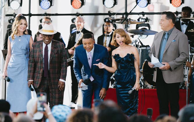 August 20, 2026, New York, Ny, United States: Savannah Guthrie, Al Roker, Craig Melvin, Raye and Carson Daly at The Today Show 2026 Citi Concert Series. Held at Rockefeller Plaza in New York. Dinara Khairova Zuma Press August 20, 2026. New York United States  - ZUMAp281 20260820_zea_p281_001 Copyright: xPhotoxImagexPressx