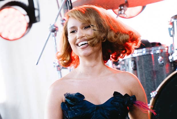 Entertainment Bilder des Tages August 20, 2026, New York, Ny, United States: Raye performs at The Today Show 2026 Citi Concert Series. Held at Rockefeller Plaza in New York. Dinara Khairova Zuma Press August 20, 2026. New York United States  - ZUMAp281 20260820_zea_p281_014 Copyright: xPhotoxImagexPressx