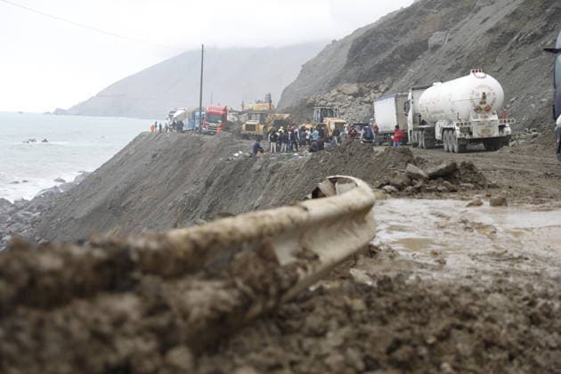 Heavy rains cause disaster on the South Pan-American Highway AREQUIPA, PERU - AUGUST 20: A view destruction after heavy rains that led to mudslides and landslides at Ocona, Camana province of Arequipa, Peru on August 20, 2026. The main problem is on the Pan-American Highway South, on the Ocona-Atico section, where mud, rocks, and debris have blocked traffic. Numerous buses, trucks, and private vehicles remain stranded, while passengers seek alternative routes to continue their journeys. Difficulties accessing food and fuel have also been reported. Ronald Mamani Villalba Anadolu Arequipa Peru. Editorial use only. Please get in touch for any other usage.  Copyright: x2026xAnadoluxRonaldxMamanixVillalbax