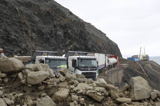 Heavy rains cause disaster on the South Pan-American Highway AREQUIPA, PERU - AUGUST 20: A view destruction after heavy rains that led to mudslides and landslides at Ocona, Camana province of Arequipa, Peru on August 20, 2026. The main problem is on the Pan-American Highway South, on the Ocona-Atico section, where mud, rocks, and debris have blocked traffic. Numerous buses, trucks, and private vehicles remain stranded, while passengers seek alternative routes to continue their journeys. Difficulties accessing food and fuel have also been reported. Ronald Mamani Villalba Anadolu Arequipa Peru. Editorial use only. Please get in touch for any other usage.  Copyright: x2026xAnadoluxRonaldxMamanixVillalbax