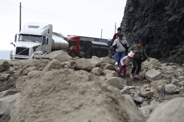 Heavy rains cause disaster on the South Pan-American Highway AREQUIPA, PERU - AUGUST 20: A view destruction after heavy rains that led to mudslides and landslides at Ocona, Camana province of Arequipa, Peru on August 20, 2026. The main problem is on the Pan-American Highway South, on the Ocona-Atico section, where mud, rocks, and debris have blocked traffic. Numerous buses, trucks, and private vehicles remain stranded, while passengers seek alternative routes to continue their journeys. Difficulties accessing food and fuel have also been reported. Ronald Mamani Villalba Anadolu Arequipa Peru. Editorial use only. Please get in touch for any other usage.  Copyright: x2026xAnadoluxRonaldxMamanixVillalbax