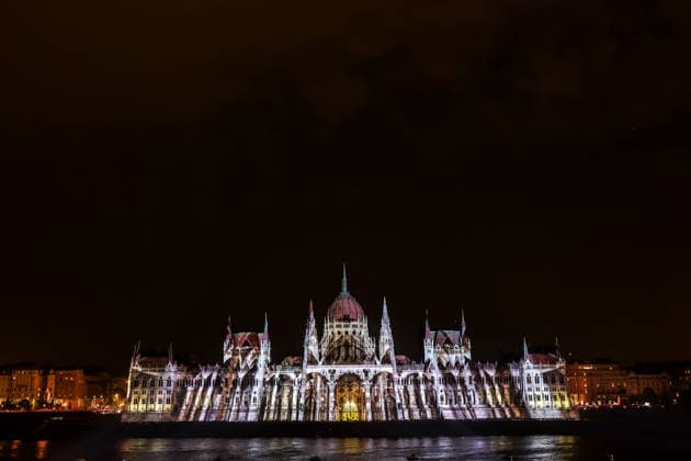 (260821) -- BUDAPEST, Aug. 21, 2026 -- An evening show featuring fireworks, choreographed drone displays and light projections is held to celebrate the Hungarian national day in Budapest, Hungary, Aug. 20, 2026. (Photo by Xinhua) HUNGARY-BUDAPEST-NATIONAL DAY-CELEBRATIONS-EVENING SHOW DavidxBalogh 