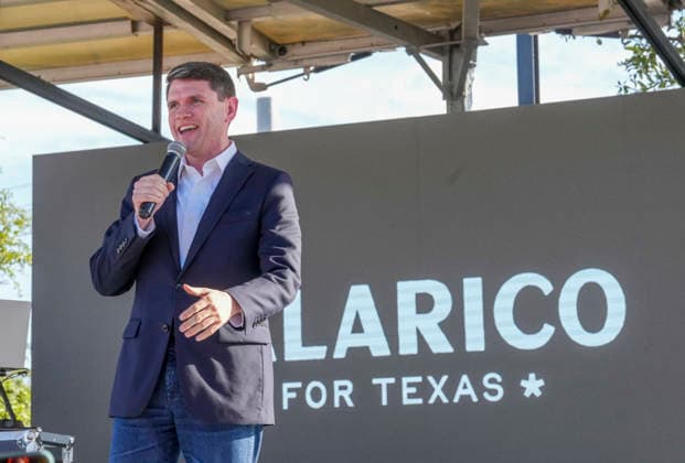 August 20, 2026, Austin, Tx, United States: Democratic candidate for U.S. Senate JAMES TALARICO of Texas holds a Pupplies for Talarico event at the Celis Brewery in north Austin, attracting scores of pet owners for a rally in the 104-degree Texas heat on August 20, 2026. Talarico and challenger Republican Ken Paxton are locked in a heated race to replace John Cornyn with 80 days to go before the November elections. Austin United States - ZUMAd150 20260820_znp_d150_003 Copyright: xBobxDaemmrichx