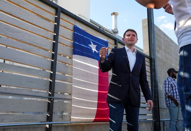 August 20, 2026, Austin, Tx, United States: Democratic candidate for U.S. Senate JAMES TALARICO of Texas holds a Pupplies for Talarico event at the Celis Brewery in north Austin, attracting scores of pet owners for a rally in the 104-degree Texas heat on August 20, 2026. Talarico and challenger Republican Ken Paxton are locked in a heated race to replace John Cornyn with 80 days to go before the November elections. Austin United States - ZUMAd150 20260820_znp_d150_015 Copyright: xBobxDaemmrichx