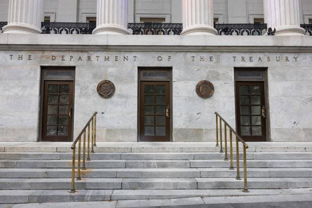 US public debt surpasses $40 trillion for first time WASHINGTON, D.C., UNITED STATES – AUGUST 20: The US Treasury Department is seen in Washington, DC, on August 20, 2026. Total US public debt has surpassed $40 trillion for the first time, marking a roughly one-third increase in less than five years amid historically wide federal budget deficits. Mehmet Eser Anadolu Washington D.C. United States. Editorial use only. Please get in touch for any other usage.  Copyright: x2026xAnadoluxMehmetxEserx