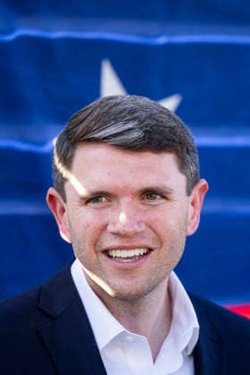 August 20, 2026, Austin, Texas, USA: U.S. Senate candidate JAMES TALARICO campaigns in Austin at Celis brewery as he completes his New American Dream tour throughout Texas. Austin USA - ZUMA 20260820_mda_n340_592 Copyright: xJoexNogalskix