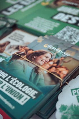Green Party Presidential Candidate Attends Summer Days - Grenoble Campaign flyer for Marine Tondelier, the French Green Party s presidential candidate, at the party s Summer Days gathering in Grenoble. Genoble, France on August 20, 2026. Photo by Leo Previtali ABACAPRESS.COM Grenoble France  Copyright: xPrevitalixLeo ABACAx