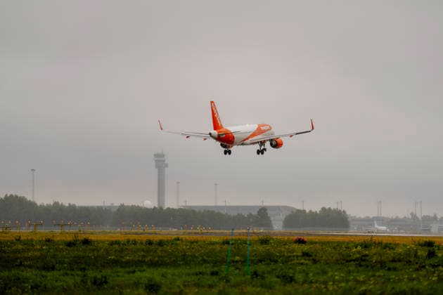 Flygelederforeningen gar ut i streik Gardermoen 20260821. En Airbus A320-214 reg. nr. G-EZPV easyJet-fly lander pa Oslo lufthavn. Meklingen i oppgjoret for flygelederne pa norske flyplasser endte i brudd. Na blir det streik blant flygeledere pa Gardermoen og pa Flesland. Foto: Stian Lysberg Solum NTB Gardermoen Norge VSFN8cS0NAY EDITORIAL USE ONLY Ref:_BNCVSFN8cS0NAY.jpg *** Air Traffic Controllers Association Goes on Strike Gardermoen 20260821 An Airbus A320-214, registration number G EZPV, operated by easyJet, lands at Oslo Airport. Mediation in the collective bargaining agreement for air traffic controllers at Norwegian airports broke down. Now there will be a strikeamong air traffic controllers at Gardermoen and Flesland. Pho  Copyright: xStianxLysbergxSolumx xNTBx