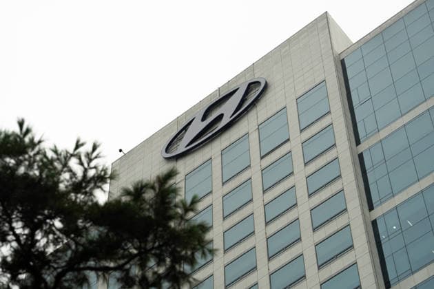 Hyundai Motor s Strike in Seoul, South Korea SEOUL, SOUTH KOREA - AUGUST 21: A view shows the Hyundai Motor logo on the company’s headquarters building in Seoul, South Korea, on August 21, 2026. Hyundai Motor workers staged a joint strike rally at the company’s headquarters. Hwawon Lee Anadolu Seoul South Korea. Editorial use only. Please get in touch for any other usage.  Copyright: x2026xAnadoluxHwawonxLeex