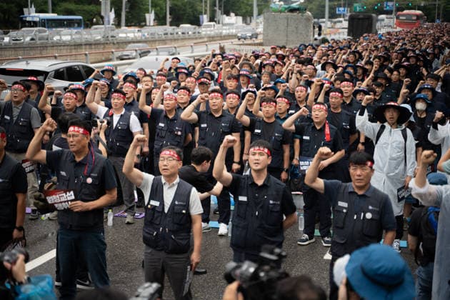 Hyundai Motor s Strike in Seoul, South Korea SEOUL, SOUTH KOREA - AUGUST 21: Hyundai Motor workers take part in a joint strike rally at the company s headquarters in Seoul, South Korea, on August 21, 2026. Hwawon Lee Anadolu Seoul South Korea. Editorial use only. Please get in touch for any other usage.  Copyright: x2026xAnadoluxHwawonxLeex
