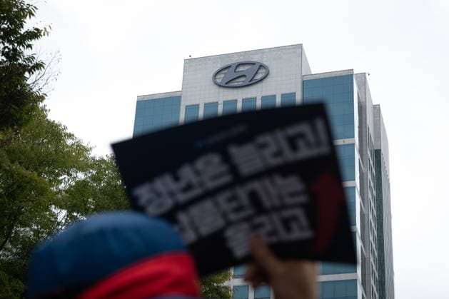 Hyundai Motor s Strike in Seoul, South Korea SEOUL, SOUTH KOREA - AUGUST 21: Hyundai Motor workers take part in a joint strike rally at the company s headquarters in Seoul, South Korea, on August 21, 2026. Hwawon Lee Anadolu Seoul South Korea. Editorial use only. Please get in touch for any other usage.  Copyright: x2026xAnadoluxHwawonxLeex