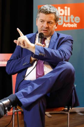 Sven Schulze beim Politsnak des DGB Halle-Dessau und des Landesbüros Sachsen-Anhalt im Puschkino. Halle (Saale), 20.08.2026 *** Sven Schulze at the political discussion hosted by the DGB Halle-Dessau and the Saxony-Anhalt Regional Office at the Puschkino in Halle-Saale, August 20, 2026 Foto:xR.xStoffelsx xFuturexImagex politsnack_6824