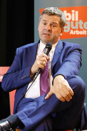 Sven Schulze beim Politsnak des DGB Halle-Dessau und des Landesbüros Sachsen-Anhalt im Puschkino. Halle (Saale), 20.08.2026 *** Sven Schulze at the political discussion hosted by the DGB Halle-Dessau and the Saxony-Anhalt Regional Office at the Puschkino in Halle-Saale, August 20, 2026 Foto:xR.xStoffelsx xFuturexImagex politsnack_6827