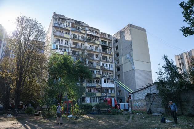 Aftermath of Russian Missile and Drone Attack in Kyiv KYIV, UKRAINE AUGUST 21, 2026: The aftermath of a combined missile and drone attack launched by Russia on Kyiv in the early hours of August 20, 2026. According to Kyiv Mayor Vitali Klitschko, at least 15 people were killed and 33 others injured. August 21 has been declared a day of mourning in the capital for the victims of the attack. Kyiv Ukraine Copyright: x xNastassiaxKantorowiczxTorresx xJNAxPressx