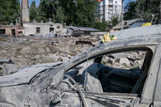Aftermath of Russian Missile and Drone Attack in Kyiv KYIV, UKRAINE AUGUST 21, 2026: The aftermath of a combined missile and drone attack launched by Russia on Kyiv in the early hours of August 20, 2026. According to Kyiv Mayor Vitali Klitschko, at least 15 people were killed and 33 others injured. August 21 has been declared a day of mourning in the capital for the victims of the attack. Kyiv Ukraine Copyright: x xNastassiaxKantorowiczxTorresx xJNAxPressx