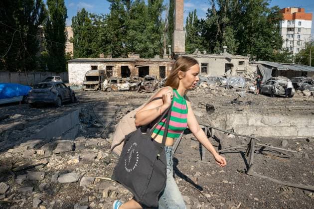 Aftermath of Russian Missile and Drone Attack in Kyiv KYIV, UKRAINE AUGUST 21, 2026: The aftermath of a combined missile and drone attack launched by Russia on Kyiv in the early hours of August 20, 2026. According to Kyiv Mayor Vitali Klitschko, at least 15 people were killed and 33 others injured. August 21 has been declared a day of mourning in the capital for the victims of the attack. Kyiv Ukraine Copyright: x xNastassiaxKantorowiczxTorresx xJNAxPressx