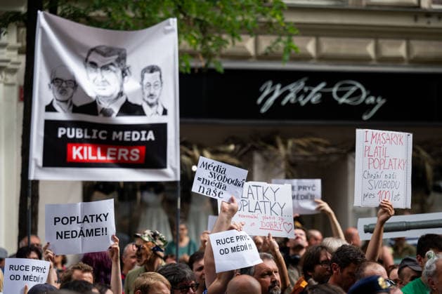Independent media are one of the fundamental pillars of democracy, Czech President Petr Pavel (not pictured) said outside the Czech Radio (CRo) building in Prague, Czech Republic, August 21, 2026 during a memorial ceremony marking the 58th anniversary of the 1968 occupation of Czechoslovakia by the Warsaw Pact troops. Pictured supporters of public media Czech Radio, as well as Czech Television. (CTKxPhoto OndrejxDeml) CTKPhotoP2026082102822  CTKPhotoP2026082102822