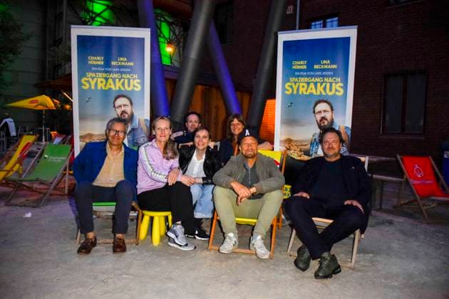 ABB HUEBNER_ Christoph Friedel Fee Buck Claudia Steffen Panorama Film Koeln Lars Jessen Regisseur Charly Huebner Schauspieler bei der NRW Kino Film Premiere Spaziergang nach Syrakus im Freilicht Kino Stadtwerke Sommerkino Landschaftspark am 20.AUGUST 2026 in Duisburg NRW Deutschland *** ABB HUEBNER Christoph Friedel Fee Buck Claudia Steffen Panorama Film Cologne Lars Jessen (director) Charly Huebner (actor) at the NRW Kino film premiere of *A Walk to Syracuse* at the Stadtwerke Open-Air Summer Cinema in the Landscape Park on August 20, 2026, in Duisburg, North Rhine-Westphalia, Germany