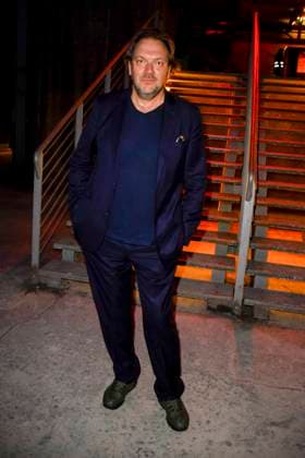 ABB HUEBNER_ Charly Huebner Schauspieler bei der NRW Kino Film Premiere Spaziergang nach Syrakus im Freilicht Kino Stadtwerke Sommerkino Landschaftspark am 20.AUGUST 2026 in Duisburg NRW Deutschland *** ABB HUEBNER Charly Huebner, actor, at the NRW Kino film premiere of *A Walk to Syracuse* at the Stadtwerke Summer Cinema in the Landschaftspark on August 20, 2026, in Duisburg, NRW, Germany