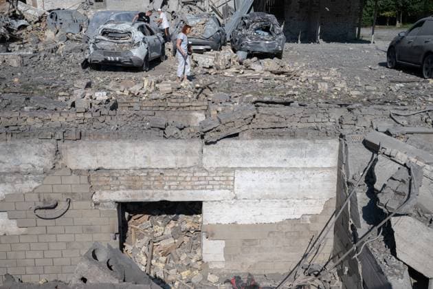 August 21, 2026, Kyiv, Ukraine: KYIV, UKRAINE Ã¢â‚¬ AUGUST 21, 2026: The aftermath of a combined missile and drone attack launched by Russia on Kyiv in the early hours of August 20, 2026. According to Kyiv Mayor Vitali Klitschko, at least 15 people were killed and 33 others injured. August 21 has been declared a day of mourning in the capital for the victims of the attack. Kyiv Ukraine - ZUMAq101 20260821_zna_q101_040 Copyright: xNastassiaxKantorowiczxTorresx