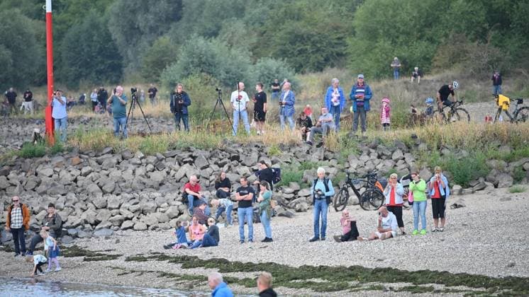 Sprengung Steag Kraftwerk ** NUR FÜR REDAKTIONELLE ZWECKE ** EDITORIAL USE ONLY **<p>Das Kesselhaus auf dem Gelände des alten Steag Kraftwerks wird gesprengt, am Freitag den 21. August 2026 in Voerde. Deutschland Nordrhein-Westfalen Voerde Copyright: Foto:xLarsxFröhlich *** Demolition of the Steag Power Plant ** FOR EDITORIAL USE ONLY ** EDITORIAL USE ONLY ** p The boiler house on the grounds of the old Steag power plant will be demolished on Friday, August 21, 2026, in Voerde, Germany (North Rhine-Westphalia). Copyright photo: xLarsxFröhlich Copyright: Foto:xLarsxFröhlich doc8795sbcn8dikgkkexe9 ,EDITORIAL USE ONLY