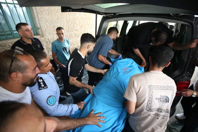 Israeli fire kills Palestinian teen during Hebron raid HEBRON, WEST BANK, PALESTINE - AUGUST 21: Relatives of 17-year-old Palestinian teen Karim Sand Al-Shalalda, who was killed by Israeli fire during a raid in Hebron s Hamroush, mourn his loss at Al-Mizan Specialized Hospital in Hebron, West Bank, Palestine on August 21, 2026. Wisam Hashlamoun Anadolu Hebron West Bank. Editorial use only. Please get in touch for any other usage.  Copyright: x2026xAnadoluxWisamxHashlamounx