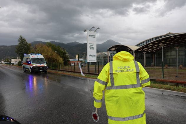 RECORD DATE NOT STATED IPA87664854 - Pietrasanta: Damage Caused by Severe Weather in Versilia—Rain, Thunderstorms, and Wind Cause Disruption and Damage to Beach Resorts and Tourists; Fallen Trees  Copyright: xx xx 87664854.jpeg
