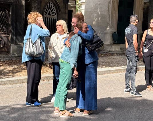 The Funeral Of Actress Dominique Frot - Paris Catherine Frot during the funeral of her younger sister Dominique Frot, who died at the age of 68 on August 7, 2026. The funeral takes place on August 21, 2026, in the Salle de la Coupole at Père-Lachaise Cemetery in Paris, France. Photo by Kendra Mabin ABACAPRESS.COM Paris France  Copyright: xMabinxKendra ABACAx