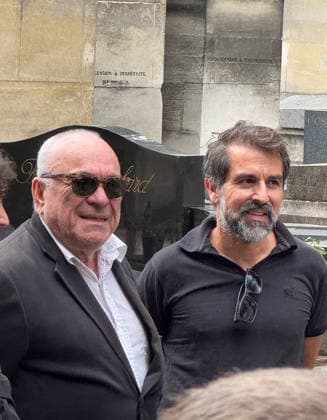 The Funeral Of Actress Dominique Frot - Paris Jean-Christophe Bouvet and Antony Hickling during the funeral of actress Dominique Frot, the younger sister of Catherine Frot, who died at the age of 68 on August 7, 2026, takes place this Friday, August 21, 2026, at 4:00 p.m. in the Salle de la Coupole at Père-Lachaise Cemetery in Paris Paris France  Copyright: xMabinxKendra ABACAx