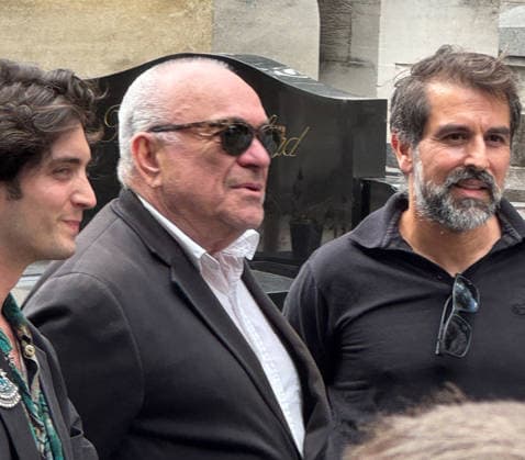 The Funeral Of Actress Dominique Frot - Paris Karol Fauvel, Jean-Christophe Bouvet and Antony Hickling during the funeral of actress Dominique Frot, the younger sister of Catherine Frot, who died at the age of 68 on August 7, 2026, takes place this Friday, August 21, 2026, at 4:00 p.m. in the Salle de la Coupole at Père-Lachaise Cemetery in Paris Paris France  Copyright: xMabinxKendra ABACAx