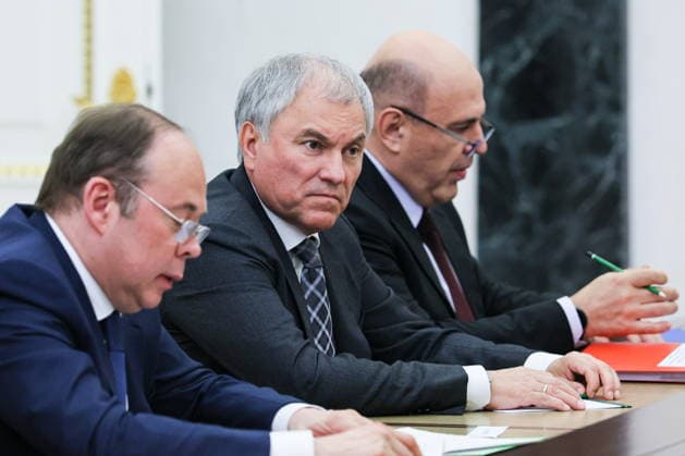 RUSSIA, MOSCOW - AUGUST 21, 2026: Russian Presidential Chief of Staff Anton Vaino, Russian State Duma Speaker Vyacheslav Volodin and Russia s Prime Minister Mikhail Mishustin (L-R) during a meeting of the Russian Security Council chaired by Russia s President Putin in the Kremlin. Mikhail Metzel Russian Presidential Press and Information Office TASS  96423416