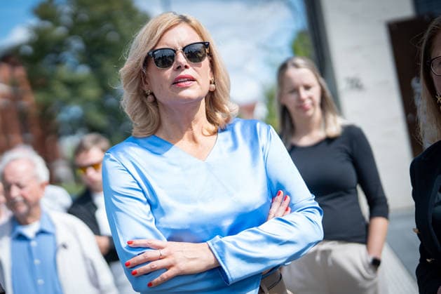 Bundestagspräsidentin Julia Klöckner in der Innenstadt von Wismar;Wahlkampf in Wismar zur bevorstehenden Landtagswahl 2026 mit dem CDU-Spitzenkandidaten und der Bundestagspräsidentin, Wismar Mecklenburg-Vorpommern Deutschland Innenstadt, Altstadt *** Bundestag President Julia Klöckner in downtown Wismar; campaign event in Wismar ahead of the upcoming 2026 state election featuring the CDU s top candidate and the Bundestag President; Wismar, Mecklenburg-Western Pomerania, Germany; downtown, Old Town