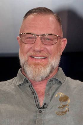 ABB TALKSHOW- St. Paulis bekanntester Koberer Fabian Zahrt Rotlicht Experte zu Gast in der NDR Talkshow unter dem Motto 400 Jahre Reeperbahn Spezial aus dem NDR 3 Studio am Freitag 21.AUGUST 2027 in Hamburg Aufzeichnung vom 01.07.2026 Hamburg Deutschland *** ABB TALK SHOW: St. Pauli’s most famous pimp, Fabian Zahrt, a red-light district expert, appears as a guest on the NDR talk show titled 400 Years of the Reeperbahn Special, broadcast from the NDR 3 studio on Friday, August 21, 2027, in Hamburg. Recorded on July 1, 2026, Hamburg, Germany