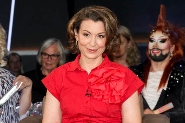 ABB TALKSHOW- Franca Cuneo leitet das Restaurant Cuneo in dritter Generation zu Gast in der NDR Talkshow unter dem Motto 400 Jahre Reeperbahn-Spezial aus dem NDR 3 Studio am Freitag 21.AUGUST 2027 in Hamburg Aufzeichnung vom 01.07.2026 Hamburg Deutschland *** ABB TALK SHOW Franca Cuneo, the third-generation owner of Restaurant Cuneo, appeared as a guest on the NDR talk show as part of the 400 Years of the Reeperbahn Special from the NDR 3 studio on Friday, August 21, 2027, in Hamburg. Recording from 01 0July 2026, Hamburg, Germany