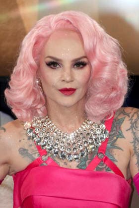 ABB TALKSHOW- Belle la Donna Hamburger Burlesque Kuenstlerin, Saengerin, Tarnzerin zu Gast in der NDR Talkshow unter dem Motto 400 Jahre Reeperbahn Spezial aus dem NDR 3 Studio am Freitag 21.AUGUST 2027 in Hamburg Aufzeichnung vom 01.07.2026 Hamburg Deutschland *** ABB TALK SHOW Belle la Donna, Hamburg-based burlesque artist and singer, dancer as a guest on the NDR talk show themed 400 Years of the Reeperbahn Special from the NDR 3 studio on Friday, August 21, 2027, in Hamburg; recorded on July 1, 2026, in Hamburg, Germany