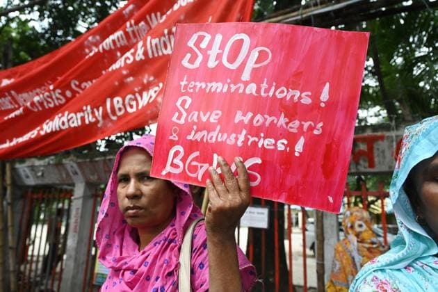 August 21, 2026, Dhaka, Bangladesh: DHAKA, BANGLADESH, AUGUST 21, 2026: Activists from Bangladesh Garment Workers Solidarity take part in a protest rally in Dhaka, demanding full implementation of the 2026 labour law, democratic labour rules, action by the wage board, an end to worker terminations, and measures to address gas and power shortages affecting workers and the garment industry. Dhaka Bangladesh  - ZUMAq101 20260821_zna_q101_110 Copyright: xMamunurxRashidx
