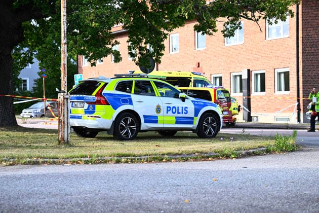 Police and emergency personnel outside Brinellskolan during a major emergency response after a man with a sword reportedly injured several people at the school in Fagersta, Sweden on august 21, 2026. STOCKHOLM SWEDEN x10080x *** Police and emergency personnel outside Brinellskolan during a major emergency response after a man with a sword reportedly injured several people at the school in Fagersta, Sweden, on August 21, 2026 STOCKHOLM SWEDEN x10080x  Copyright: xFredrikxSandberg TTx SCHOOL ATTACK SWEDEN FAGERSTA sEhLk9P0d4w