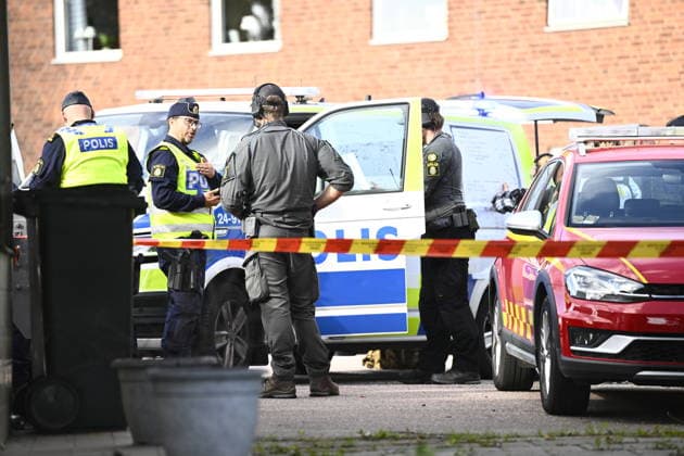Police and emergency personnel outside Brinellskolan during a major emergency response after a man with a sword reportedly injured several people at the school in Fagersta, Sweden on august 21, 2026. STOCKHOLM SWEDEN x10080x *** Police and emergency personnel outside Brinellskolan during a major emergency response after a man with a sword reportedly injured several people at the school in Fagersta, Sweden, on August 21, 2026 STOCKHOLM SWEDEN x10080x  Copyright: xFredrikxSandberg TTx SCHOOL ATTACK SWEDEN FAGERSTA NKbad1Yni7I