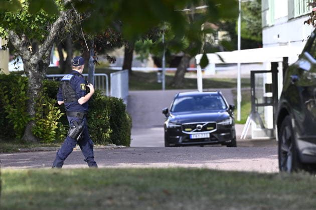 STOCKHOLM, SVERIGE 20260821 Polis och räddningstjänst pa plats med en större insats vid Brinellskolan i Fagersta efter att flera personer ska ha skadats av en man med svärd. STOCKHOLM SVERIGE x10080x *** STOCKHOLM, SWEDEN 20260821 Police and emergency services are on the scene conducting a major operation at Brinell School in Fagersta after several people were reportedly injured by a man wielding a sword STOCKHOLM SWEDEN x10080x  Copyright: xFredrikxSandberg TTx POLISINSATS SKOLA FAGERSTA g1B65oLgLSM