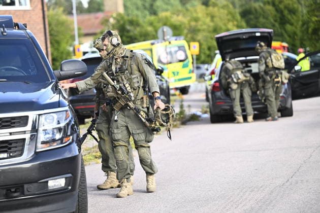 STOCKHOLM, SVERIGE 20260821 Polis och räddningstjänst pa plats med en större insats vid Brinellskolan i Fagersta efter att flera personer ska ha skadats av en man med svärd. STOCKHOLM SVERIGE x10080x *** STOCKHOLM, SWEDEN 20260821 Police and emergency services are on the scene conducting a major operation at Brinell School in Fagersta after several people were reportedly injured by a man wielding a sword STOCKHOLM SWEDEN x10080x  Copyright: xFredrikxSandberg TTx POLISINSATS SKOLA FAGERSTA VpHVfLMtoGw