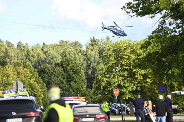 STOCKHOLM, SVERIGE 20260821 Polis och räddningstjänst pa plats med en större insats vid Brinellskolan i Fagersta efter att flera personer ska ha skadats av en man med svärd. STOCKHOLM SVERIGE x10080x *** STOCKHOLM, SWEDEN 20260821 Police and emergency services are on the scene conducting a major operation at Brinell School in Fagersta after several people were reportedly injured by a man wielding a sword STOCKHOLM SWEDEN x10080x  Copyright: xFredrikxSandberg TTx POLISINSATS SKOLA FAGERSTA Sipjb2p3dlI