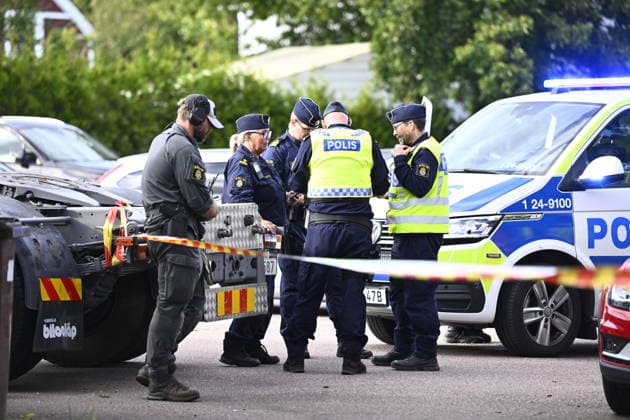 FAGERSTA, SVERIGE 20260821 Polis och räddningstjänst pa plats med en större insats vid Brinellskolan i Fagersta efter att flera personer ska ha skadats av en man med svärd. FAGERSTA SVERIGE x10080x *** FAGERSTA, SWEDEN 20260821 Police and emergency services are on the scene for a major operation at Brinell School in Fagersta after several people were reportedly injured by a man wielding a sword. FAGERSTA, SWEDEN x10080x  Copyright: xFredrikxSandberg TTx POLISINSATS SKOLA FAGERSTA vcOsghvSEFk