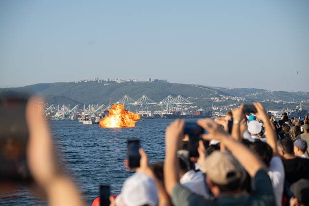 TEKNOFEST Blue Homeland KOCAELI, TURKIYE - AUGUST 21: Underwater Assault (SAT) and Underwater Defense Group (SAS) Commands perform demonstrations as TEKNOFEST Blue Homeland continues at the Golcuk Naval Shipyard Command in Kocaeli, Turkiye, on August 21, 2026. Organized under the main leadership of the Turkish National Defense Ministry and the Turkish Technology Team Foundation (T3 Foundation), with Anadolu as the Global Communication Partner, the event showcases Turkiye s maritime power, defense capabilities, and indigenous technologies. Gathering technology and defense industry enthusiasts around a maritime focus, the festival will welcome visitors through August 23. Celal Gunes Anadolu Kocaeli Turkey. Editorial use only. Please get in  Copyright: x2026xAnadoluxCelalxGunesx