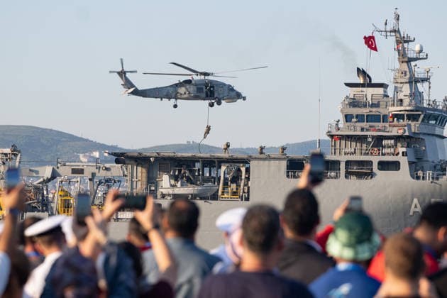 TEKNOFEST Blue Homeland KOCAELI, TURKIYE - AUGUST 21: Underwater Assault (SAT) and Underwater Defense Group (SAS) Commands perform demonstrations as TEKNOFEST Blue Homeland continues at the Golcuk Naval Shipyard Command in Kocaeli, Turkiye, on August 21, 2026. Organized under the main leadership of the Turkish National Defense Ministry and the Turkish Technology Team Foundation (T3 Foundation), with Anadolu as the Global Communication Partner, the event showcases Turkiye s maritime power, defense capabilities, and indigenous technologies. Gathering technology and defense industry enthusiasts around a maritime focus, the festival will welcome visitors through August 23. Celal Gunes Anadolu Kocaeli Turkey. Editorial use only. Please get in  Copyright: x2026xAnadoluxCelalxGunesx