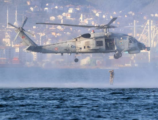TEKNOFEST Blue Homeland KOCAELI, TURKIYE - AUGUST 21: Underwater Assault (SAT) and Underwater Defense Group (SAS) Commands perform demonstrations as TEKNOFEST Blue Homeland continues at the Golcuk Naval Shipyard Command in Kocaeli, Turkiye, on August 21, 2026. Organized under the main leadership of the Turkish National Defense Ministry and the Turkish Technology Team Foundation (T3 Foundation), with Anadolu as the Global Communication Partner, the event showcases Turkiye s maritime power, defense capabilities, and indigenous technologies. Gathering technology and defense industry enthusiasts around a maritime focus, the festival will welcome visitors through August 23. Ali Atmaca Anadolu Kocaeli Turkey. Editorial use only. Please get in t  Copyright: x2026xAnadoluxAlixAtmacax