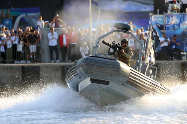 TEKNOFEST Blue Homeland KOCAELI, TURKIYE - AUGUST 21: Underwater Assault (SAT) and Underwater Defense Group (SAS) Commands perform demonstrations as TEKNOFEST Blue Homeland continues at the Golcuk Naval Shipyard Command in Kocaeli, Turkiye, on August 21, 2026. Organized under the main leadership of the Turkish National Defense Ministry and the Turkish Technology Team Foundation (T3 Foundation), with Anadolu as the Global Communication Partner, the event showcases Turkiye s maritime power, defense capabilities, and indigenous technologies. Gathering technology and defense industry enthusiasts around a maritime focus, the festival will welcome visitors through August 23. Ali Atmaca Anadolu Kocaeli Turkey. Editorial use only. Please get in t  Copyright: x2026xAnadoluxAlixAtmacax