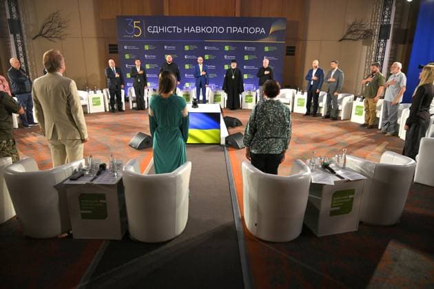 Participants perform the national anthem during the 35 Years of Restored Independence: Unity Around the Flag National Roundtable, organised by the Kyiv Security Forum, ahead of Ukraine’s 35th Independence Day, Kyiv, Ukraine, August 21, 2026. (Photo by Yevhen Kotenko Ukrinform) National roundtable marking 35 years of Ukraine’s independence  Copyright: xYevhenxKotenkox