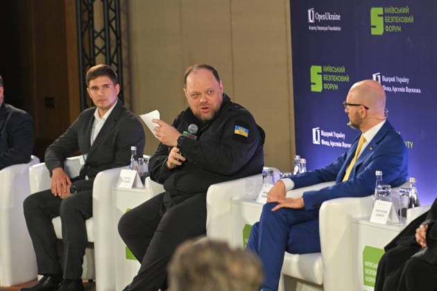 Ukrainian war veteran, National Guard (Azov) defender of Mariupol and former prisoner of war Serhii Yarovyi, Speaker of the Ukrainian Parliament Ruslan Stefanchuk and Kyiv Security Forum chairman and former Ukrainian Prime Minister Arseniy Yatsenyuk (L to R) participate in the 35 Years of Restored Independence: Unity Around the Flag National Roundtable, organised by the Kyiv Security Forum, ahead of Ukraine’s 35th Independence Day, Kyiv, Ukraine, August 21, 2026. (Photo by Yevhen Kotenko Ukrinform) National roundtable marking 35 years of Ukraine’s independence  Copyright: xYevhenxKotenkox